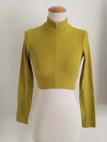 Pull court vert Bershka taille 36