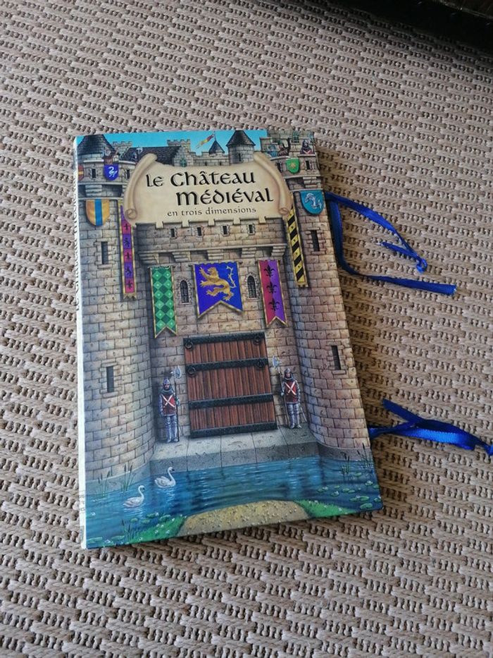 Livre le château médiéval en trois dimensions - photo numéro 12
