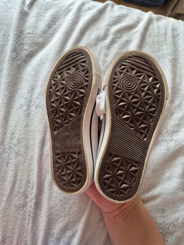 Baskets toile taille 28 - photo numéro 3