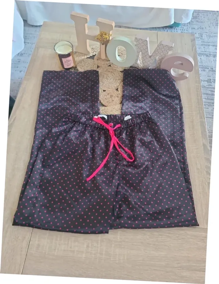Pyjama confortable – pantalon + t-shirt – Taille S - photo numéro 2