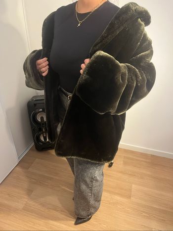 Manteau fausse fourrure