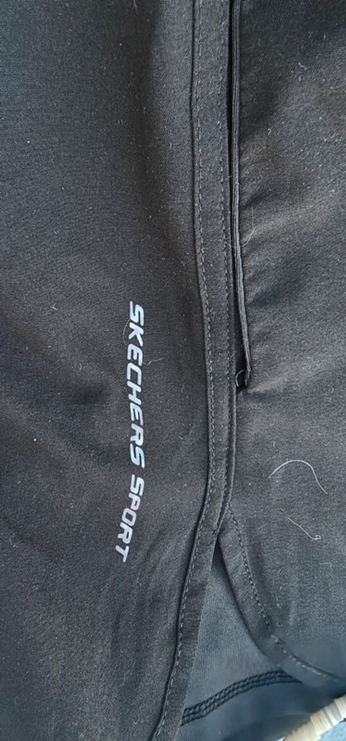 Short léger Skechers taille 38 - photo numéro 5