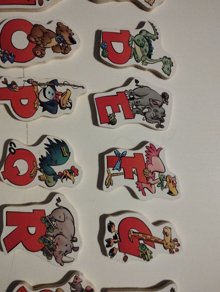 Jeu de lettres en bois illustrées - photo numéro 3