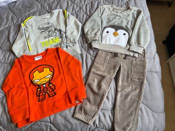 Lot 3 pulls et pantalon jogging