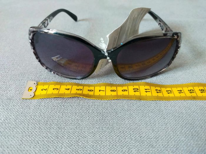 Lunettes de soleil œil de chat noir et écaille - photo numéro 5