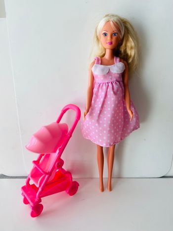 Poupée Barbie steffi enceinte 