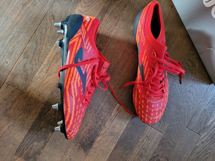 Crampons pointure 43 joma