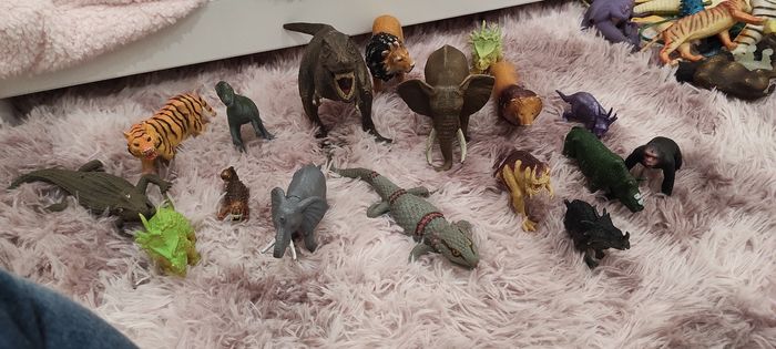 Animaux de la savanes et dinosaures