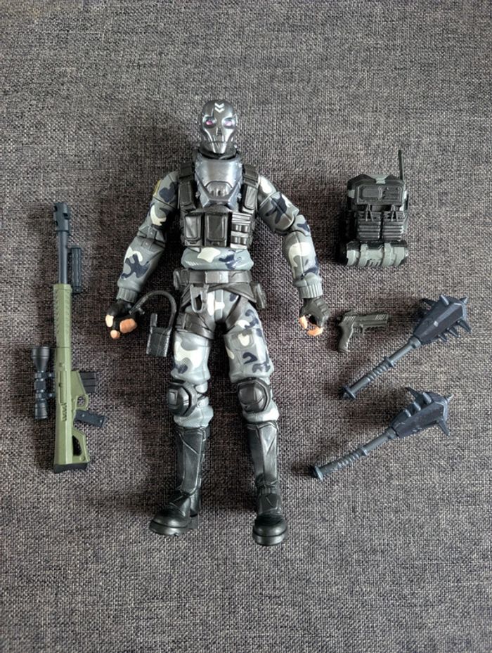 Figurine Fortnite gueule de métal