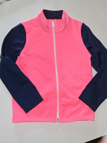 Veste de sport rose fuschia et bleu marine Decathlon