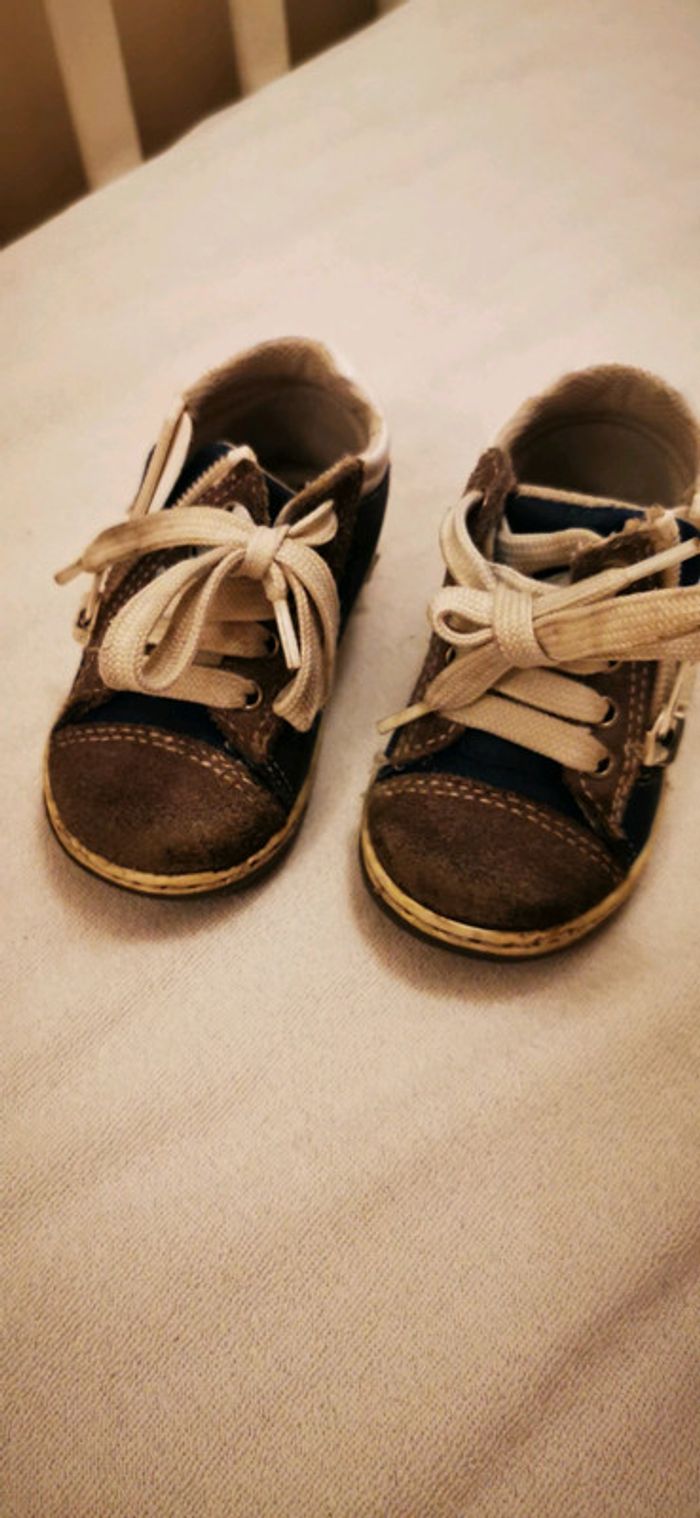 Chaussures t 20 - photo numéro 2