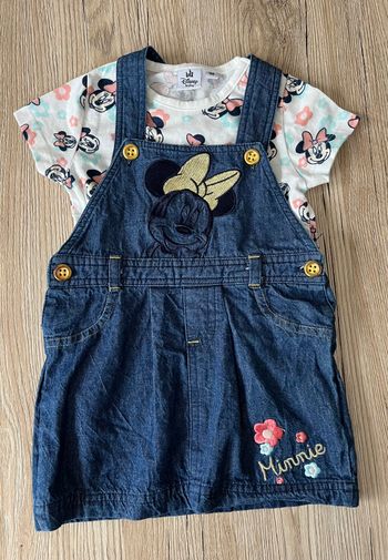 Salopette et t-shirt