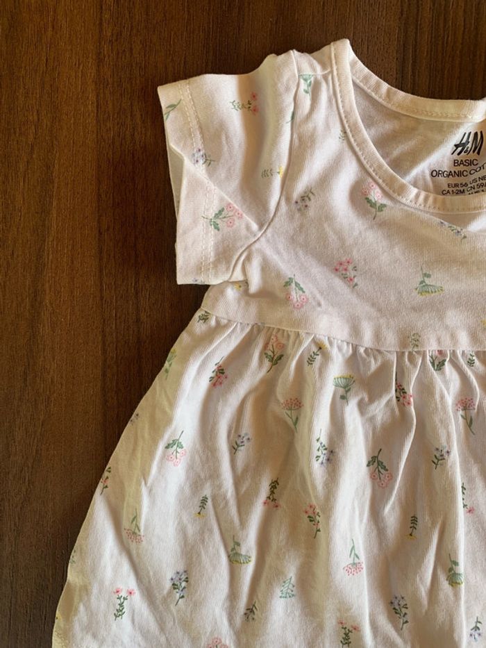 Robe 1 mois H&M - photo numéro 4