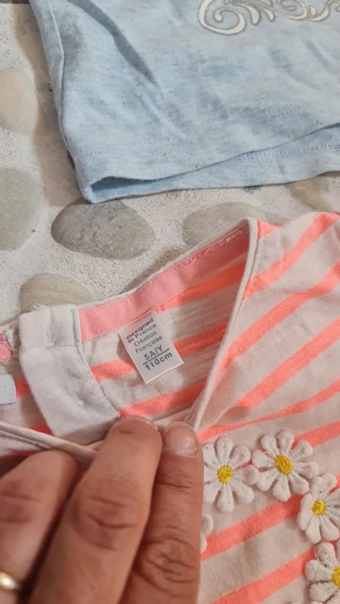 Lot de t-shirts taille 5 ans - photo numéro 7