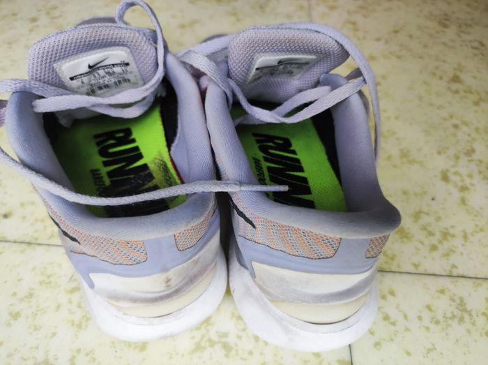 Baskets femme Nike 36.5 - photo numéro 3