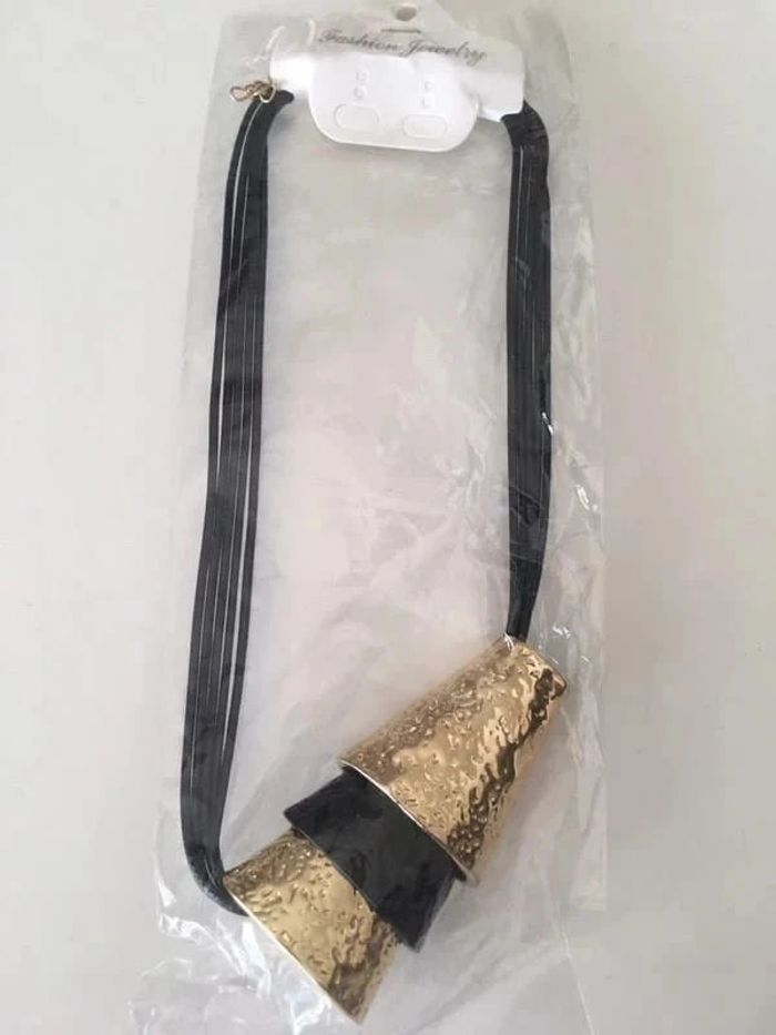 Collier bi couleur original neuf - photo numéro 2