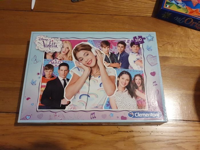 Puzzle Violetta Disney 100 pièces