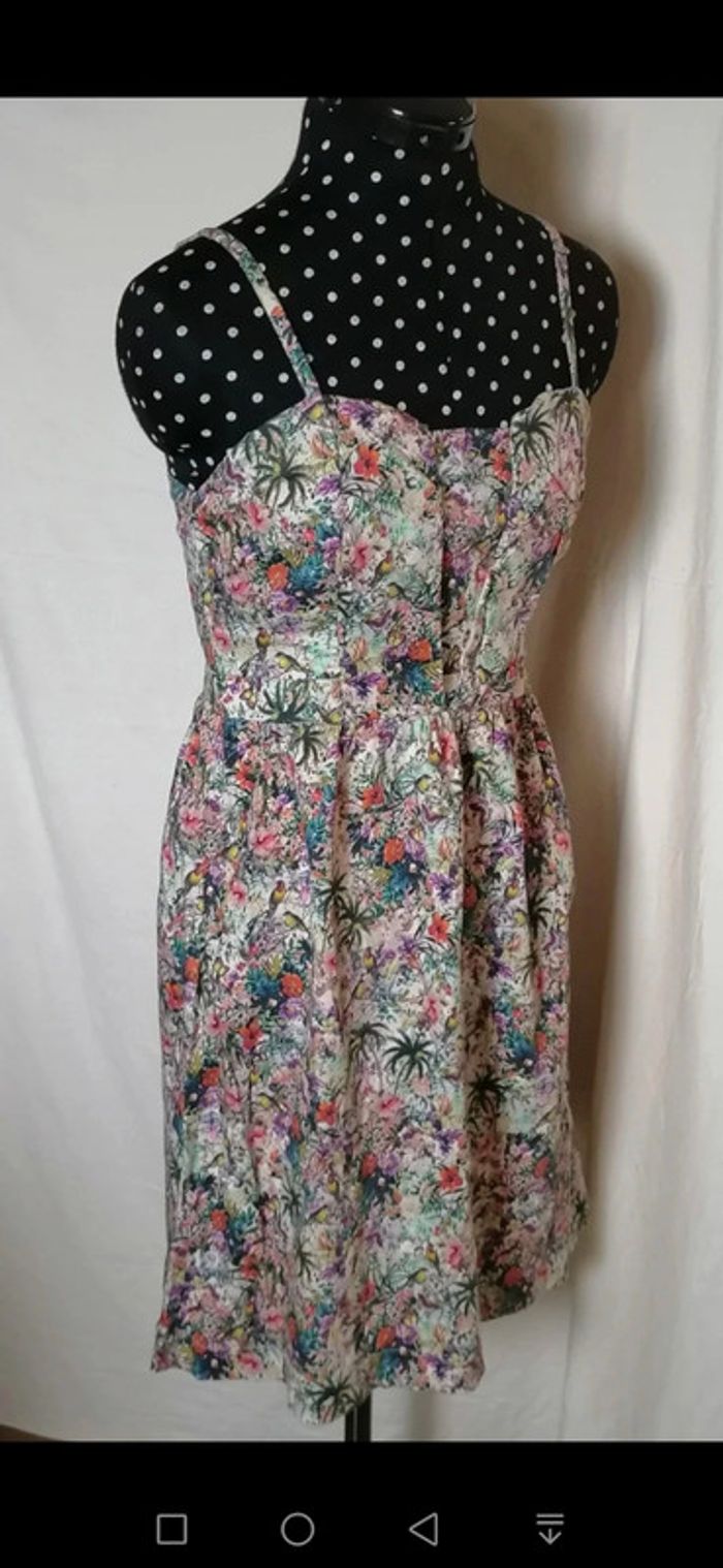 Robe d'été tropical multicolore à bretelles fleurs Taille S - photo numéro 3