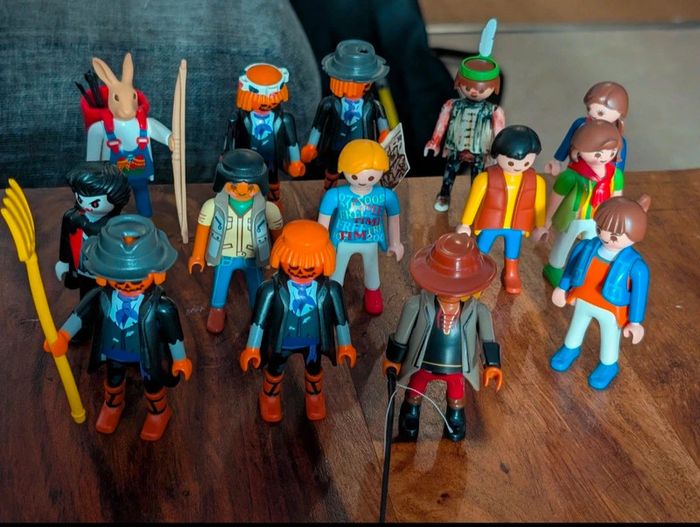 Lot personnages playmobil - photo numéro 1