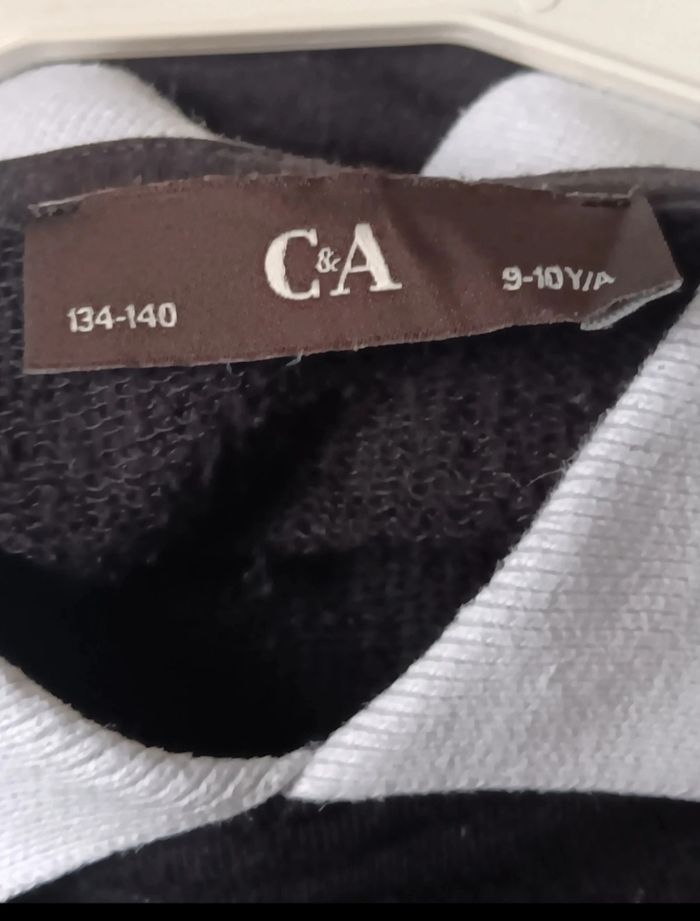 Pull a col claudine C&A 9-10ans en bon etat - photo numéro 3