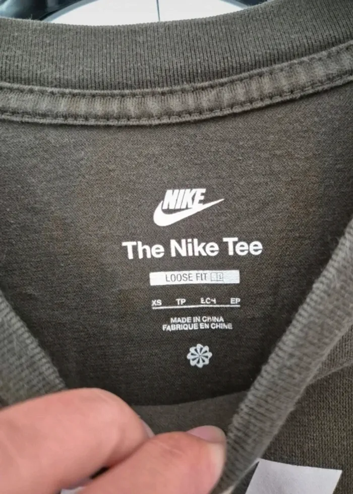 Tee-shirt kaki Nike taille XS - photo numéro 4