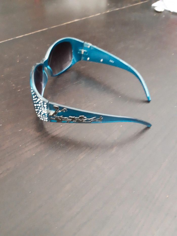 Lunettes de soleil - photo numéro 3