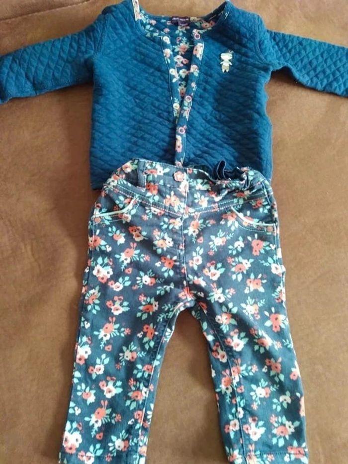 ensemble 12 mois trés beau