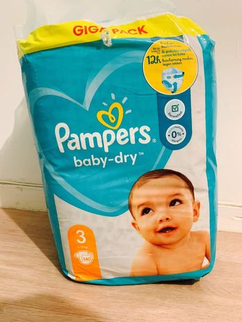 Couches Pampers
