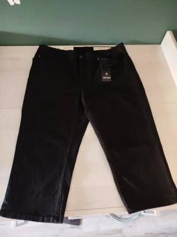 Bermuda noir neuf