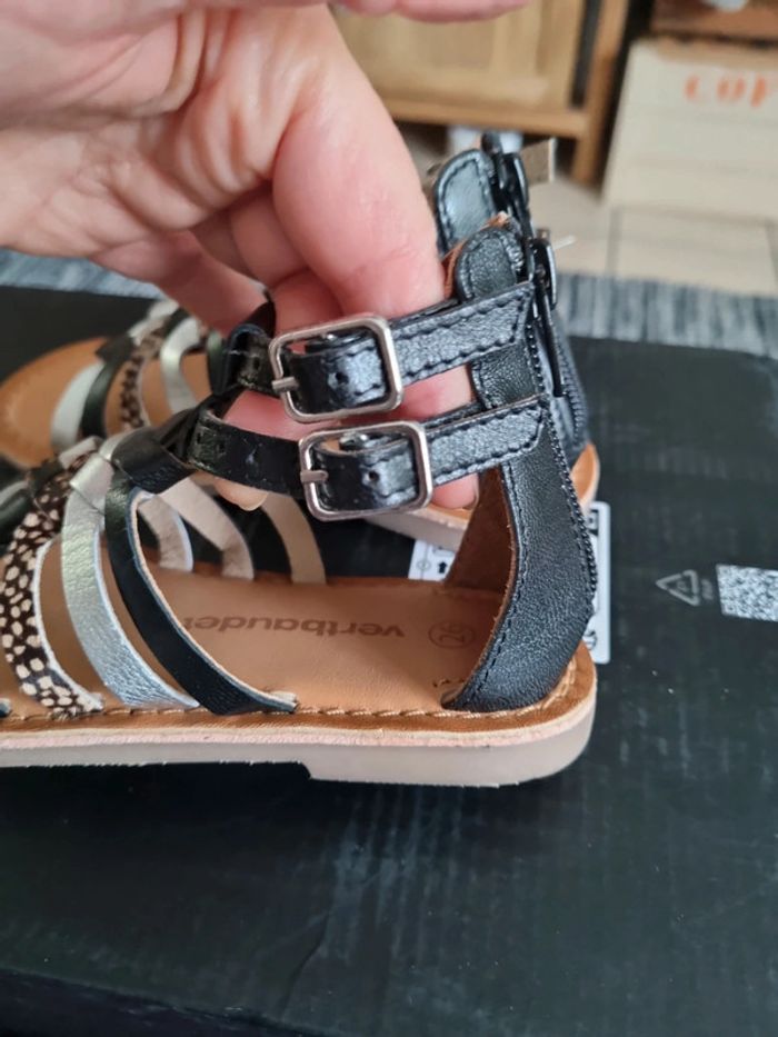Sandales cuir Vertbaudet neuves taille 26 - photo numéro 3
