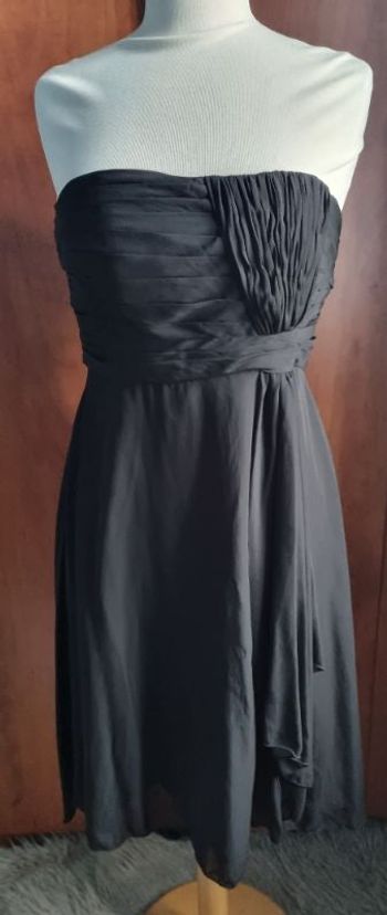 Robe noir sans bretelles taille 3