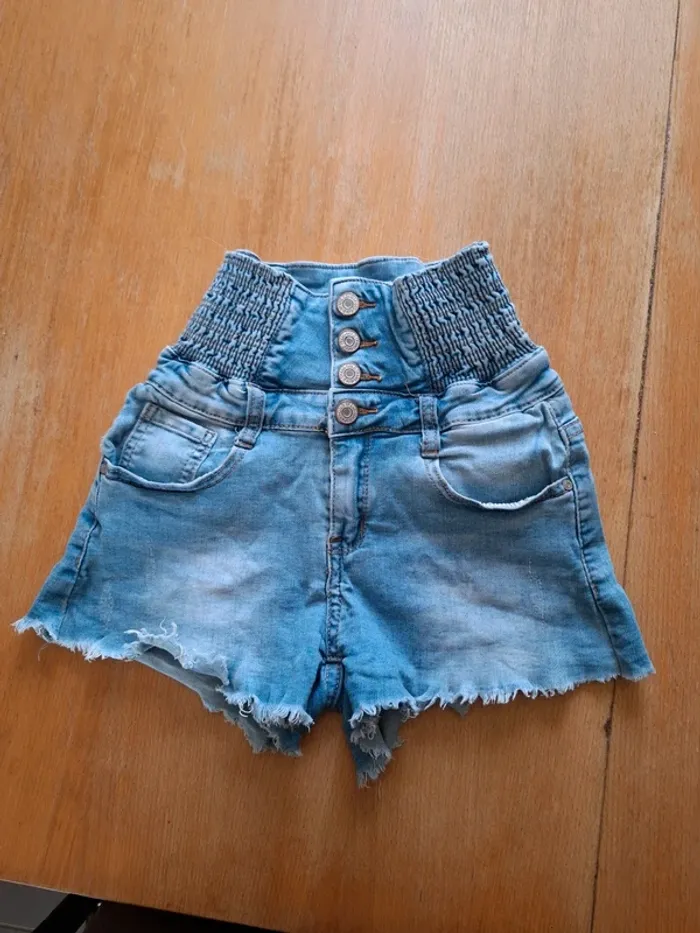 Short jeans