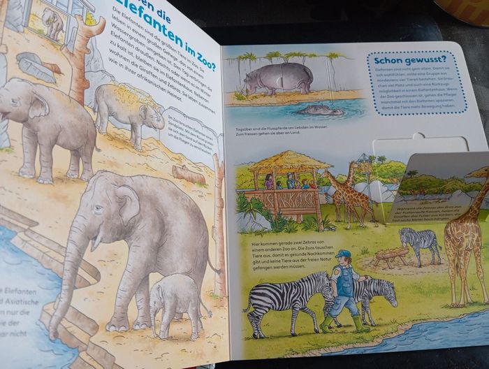 Lot 2 livres allemand Baby  mit vielen klappen Einsenbahn & im zoo - photo numéro 3