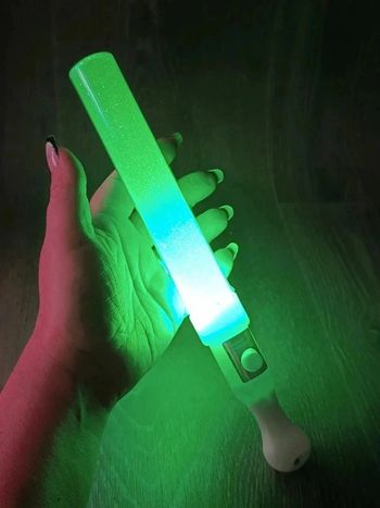 Bâton lumineux vert