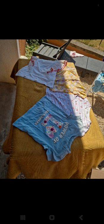 Lot de 4 T-shirts manches courtes Kiabi et Gémo