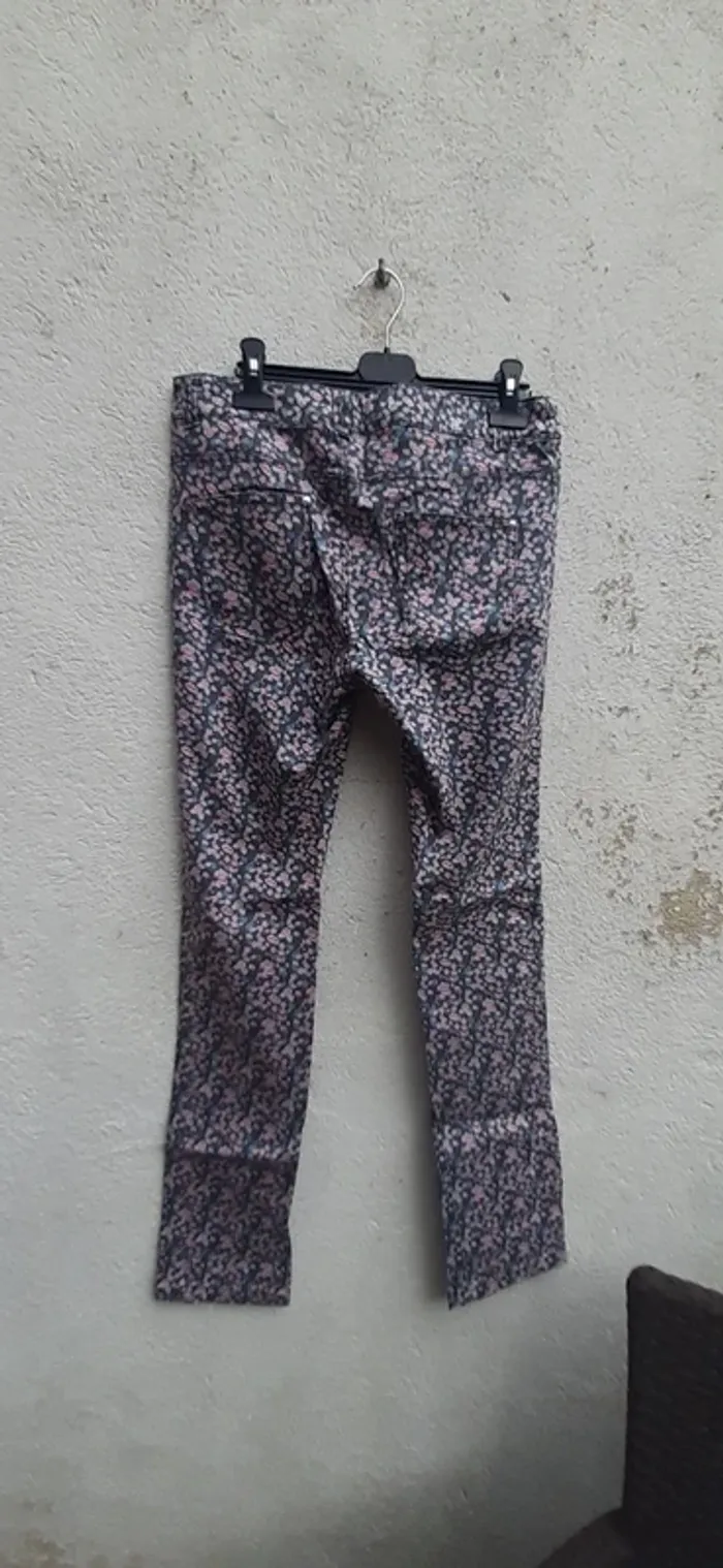 Jean à fleurs - photo numéro 3