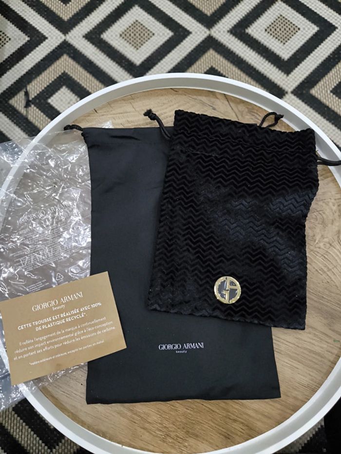 Pochette plate noir Giorgio Armani beauty neuve