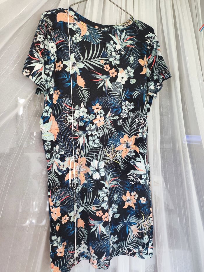 Robe Tshirt fleuri Taille M - photo numéro 2