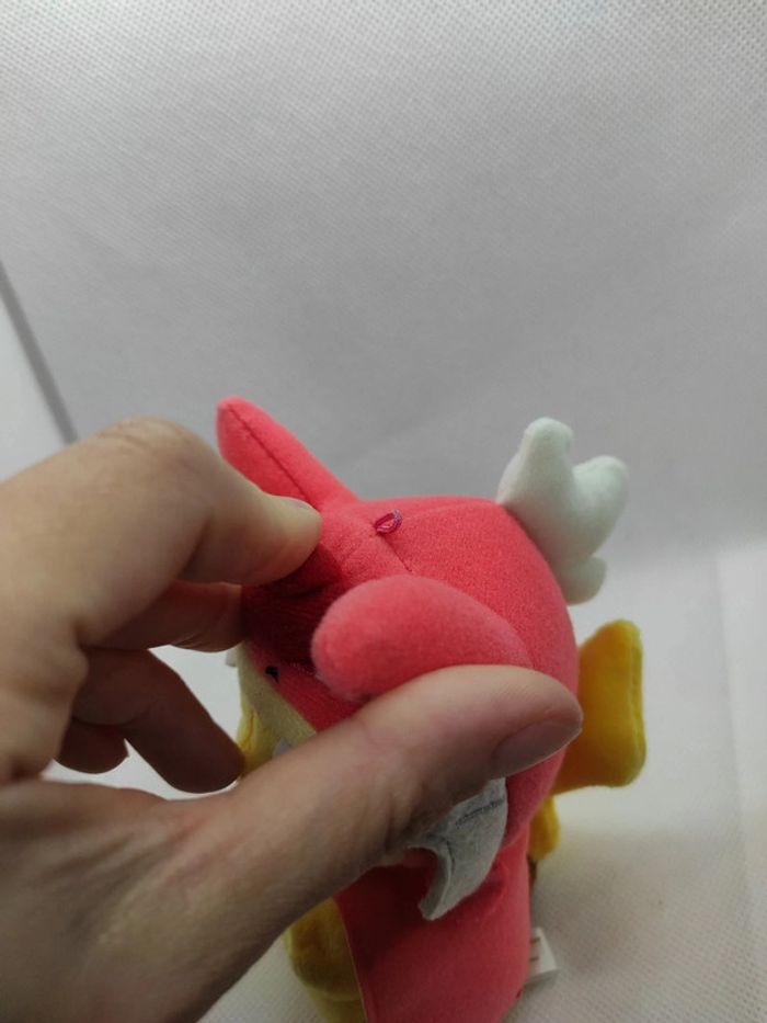 Plush pokémon édition limitée Pikachu red gyarados shiny poncho 2015 - photo numéro 6