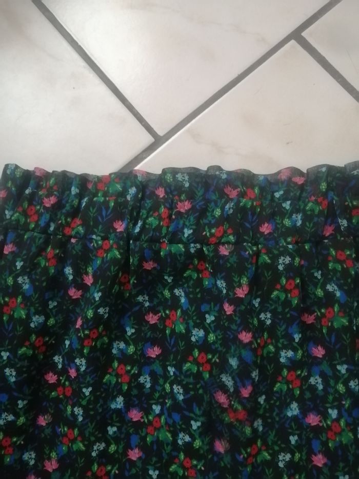 Jupe courte fleurie - photo numéro 5