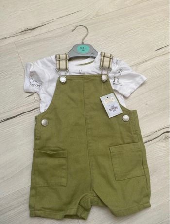 Ensemble neuf avec étiquette 