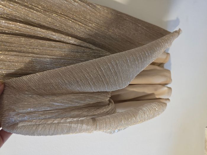 Robe Scintillante Dorée - photo numéro 5