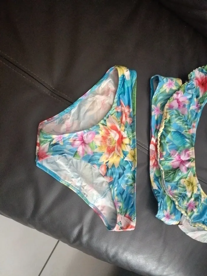 Magnifique maillot deux pièces calzedonia 10 ans - photo numéro 3