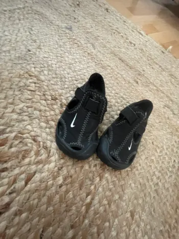 Sandale fermé Nike