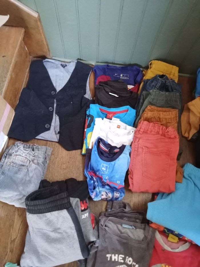 Lot vêtements garçon 6-7 ans - photo numéro 4