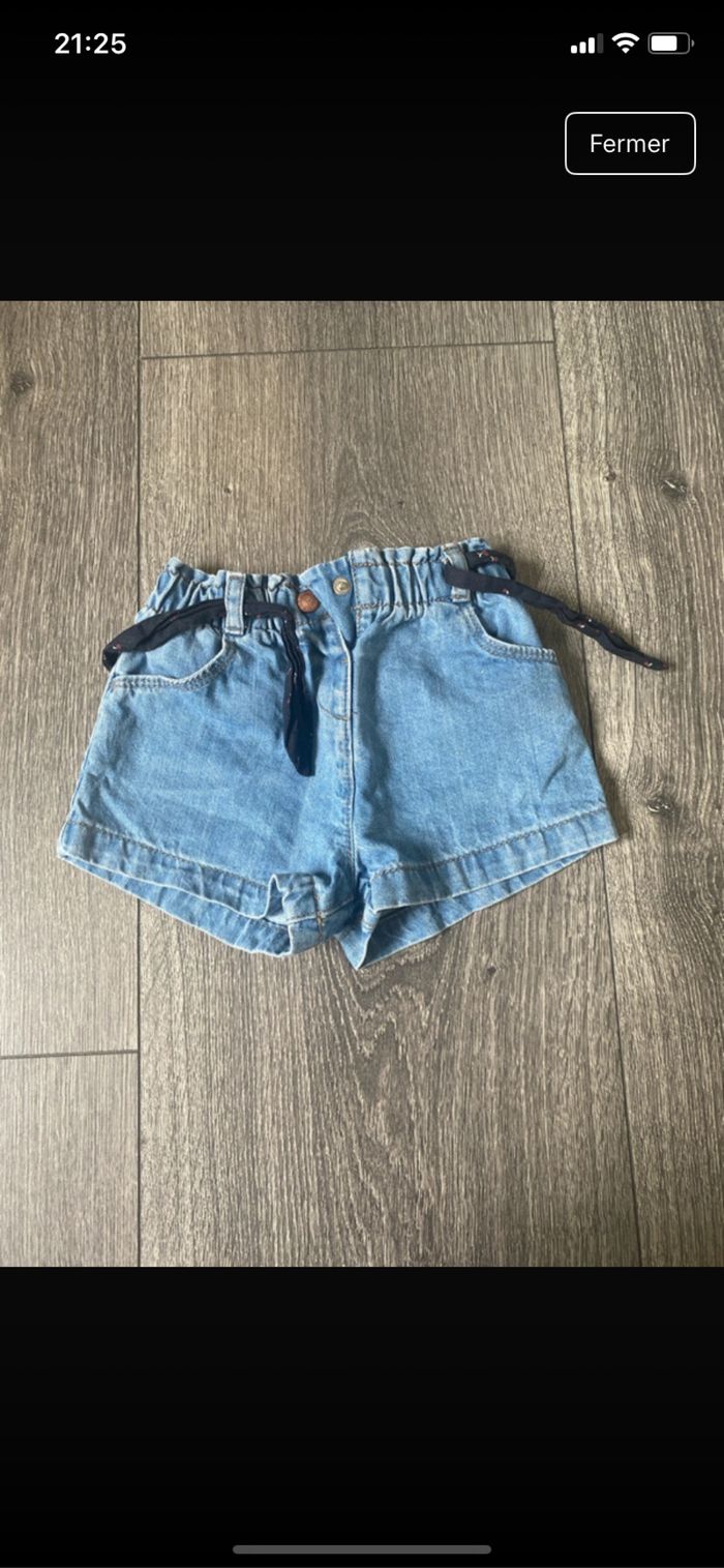 Short avec ceinture Kiabi taille 12 mois