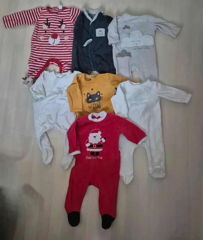 Lot pyjamas 6 mois