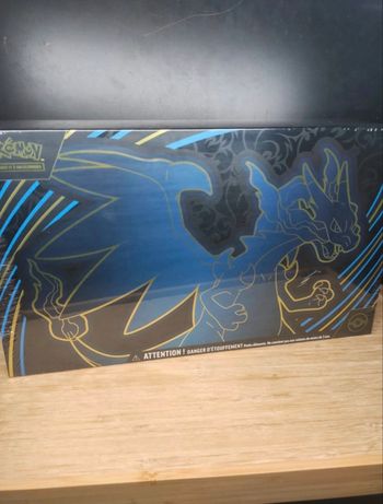 Coffret Premium UPC Dracaufeu Pokémon ME02 Méga-Évolution – Flammes Fantasmagoriques