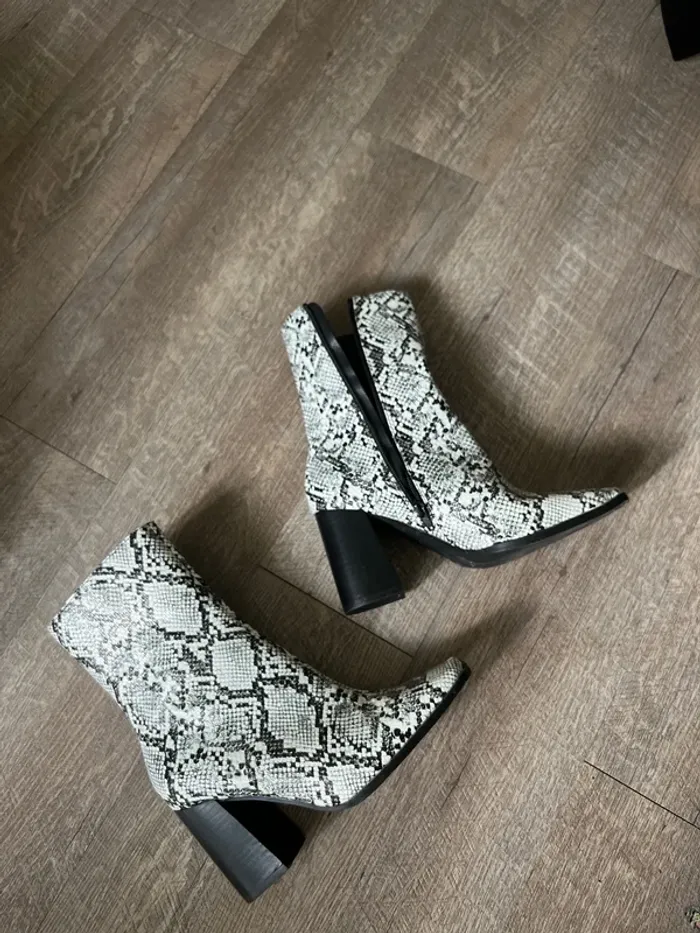 Bottines python