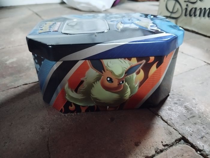 Boîte Pokémon - photo numéro 2
